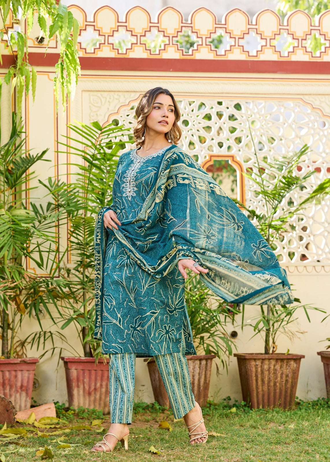 Gulab Gulzar Kurti Set (3-Piece)